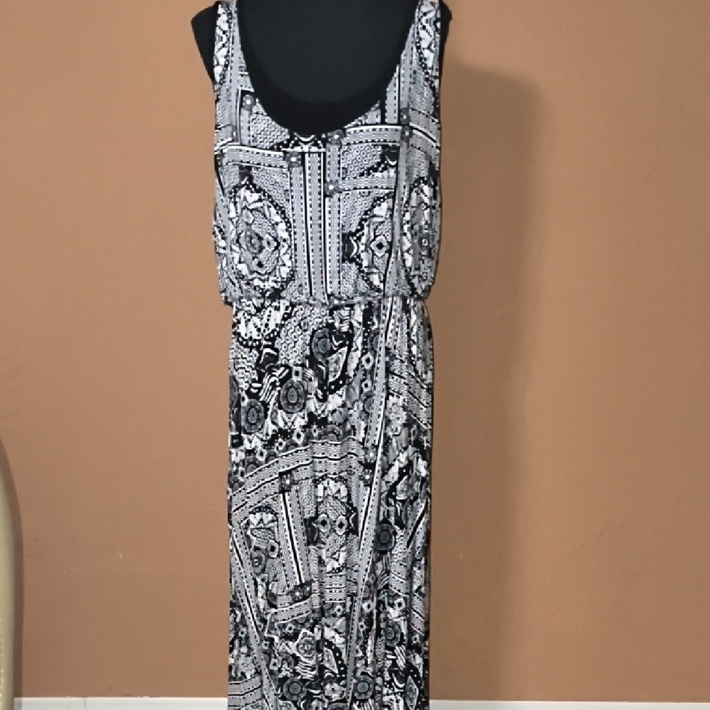 Style & Co. Women's Black and White Sleeveless Maxi Dress Size 1X